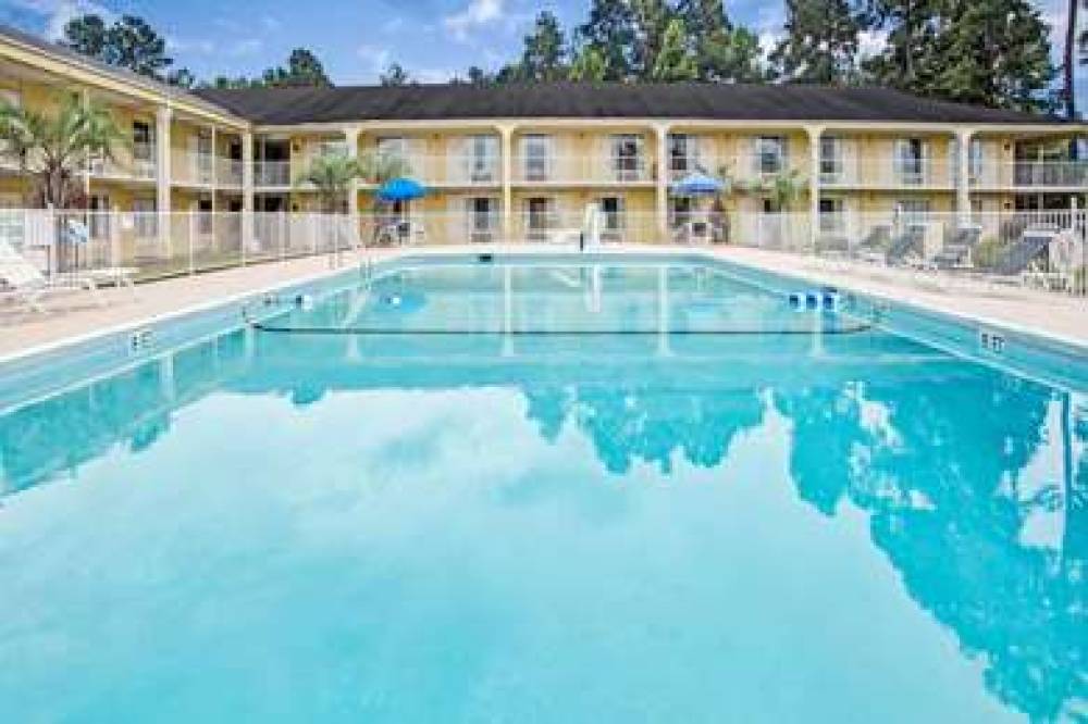 Ramada By Wyndham Walterboro 3