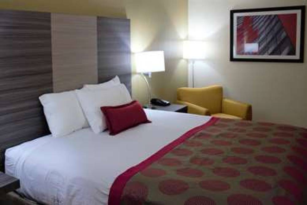 RAMADA BY WYNDHAM WENTZVILLE 6