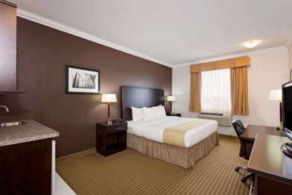 Ramada Cold Lake 8