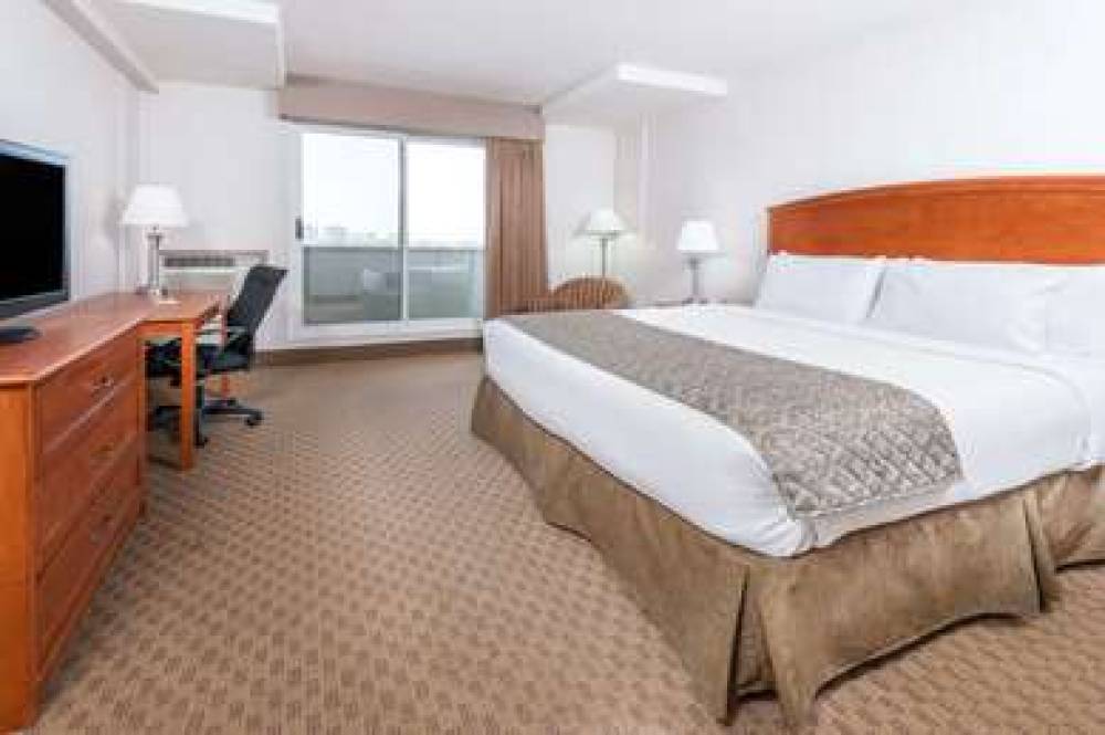 Ramada Edmonton South 6