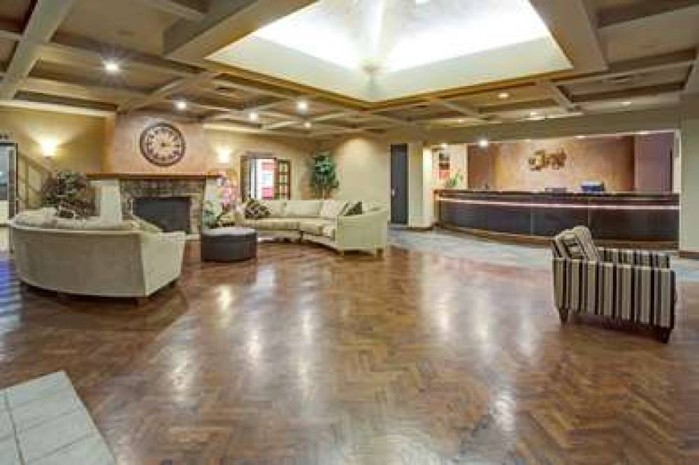 Ramada Englewood Hotel & Suites 3