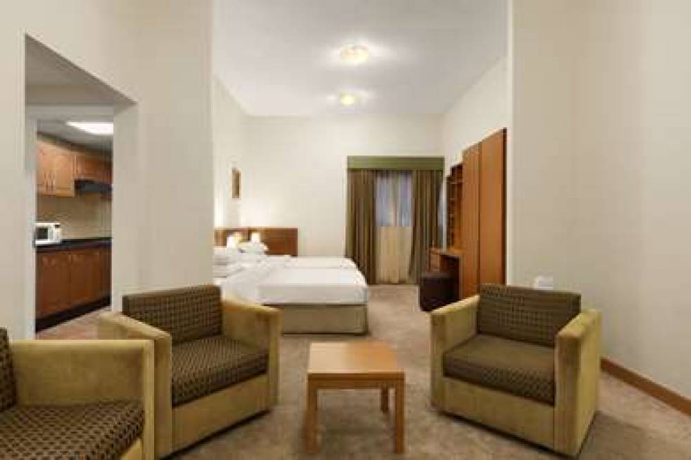 Ramada Hotel And Suites Ajman 7