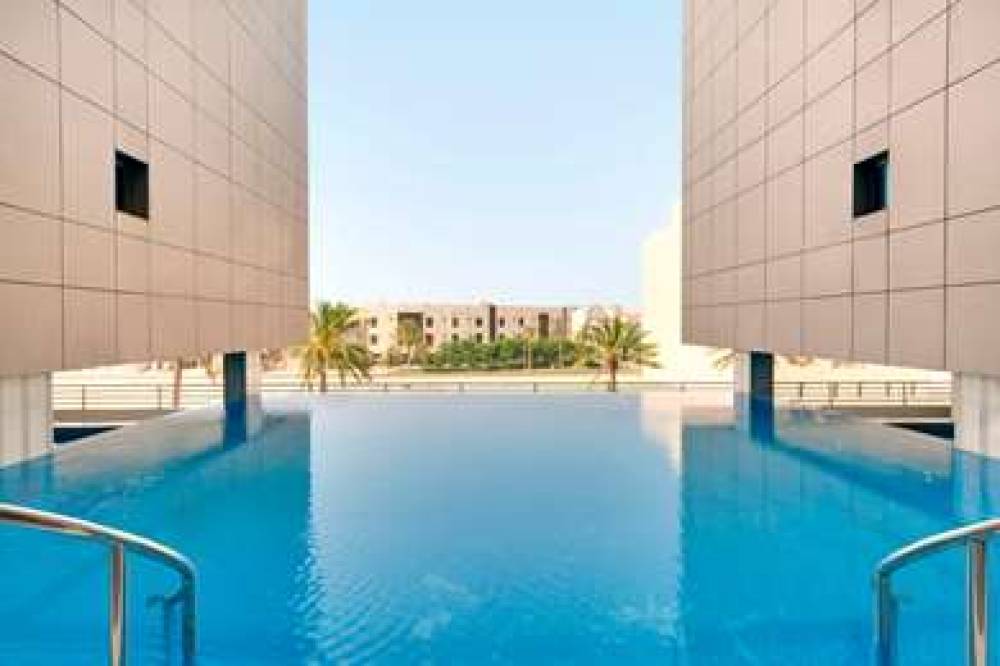 RAMADA HOTEL AND SUITES AMWAJ 6