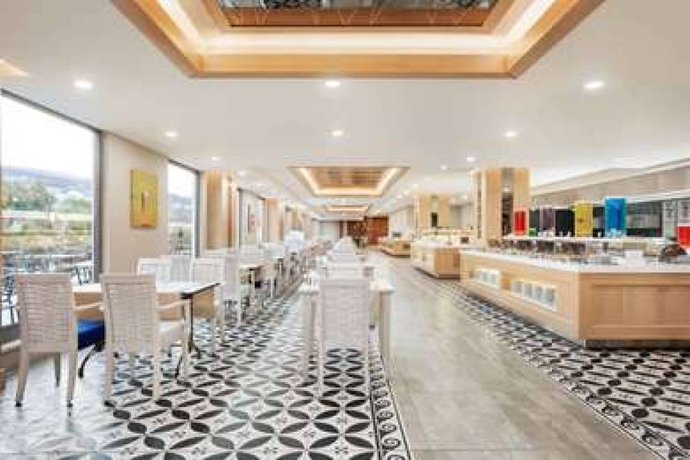 RAMADA HOTEL & SUITES KUSADASI 9