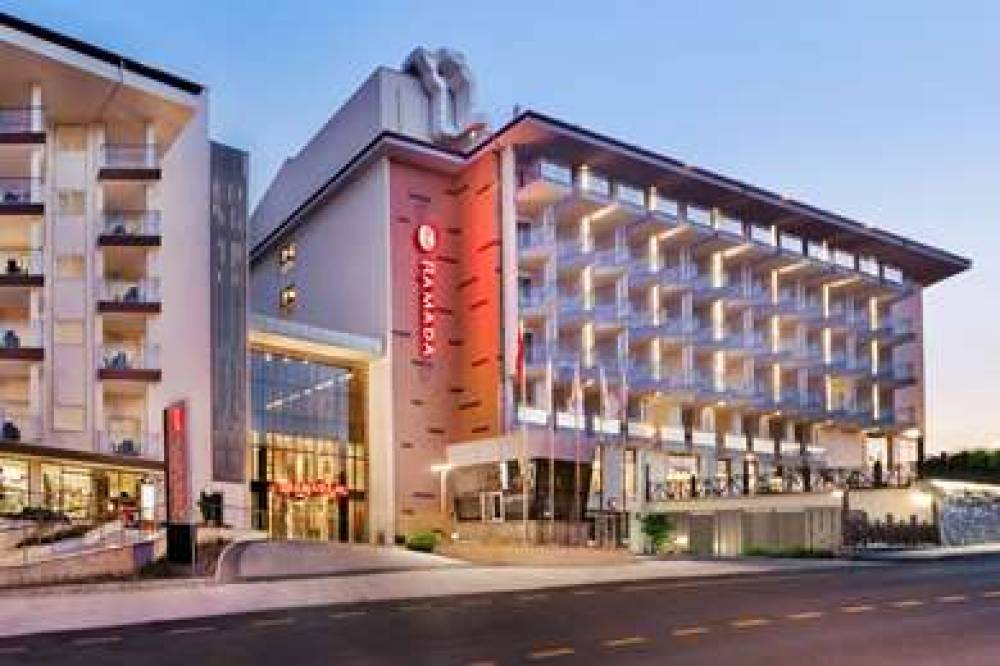 RAMADA HOTEL & SUITES KUSADASI 3