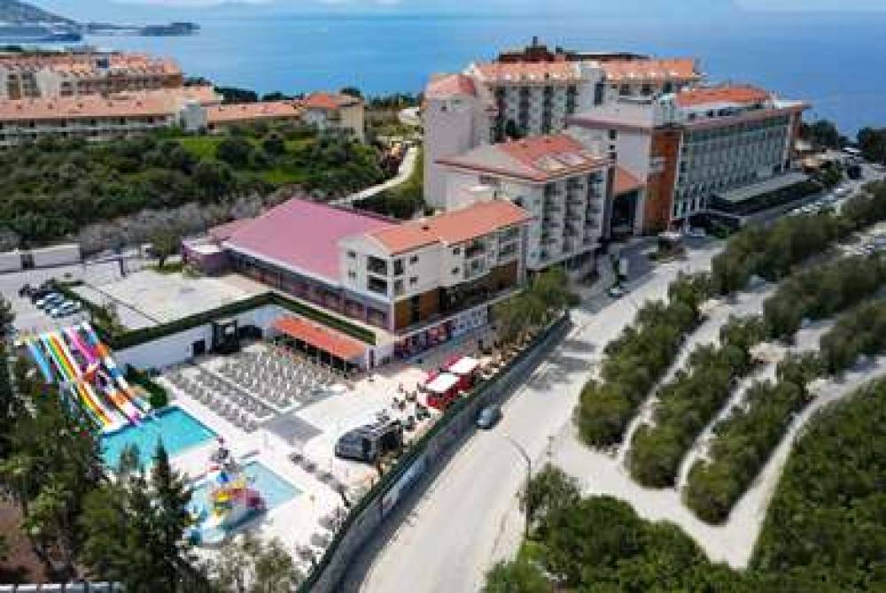 RAMADA HOTEL & SUITES KUSADASI 2