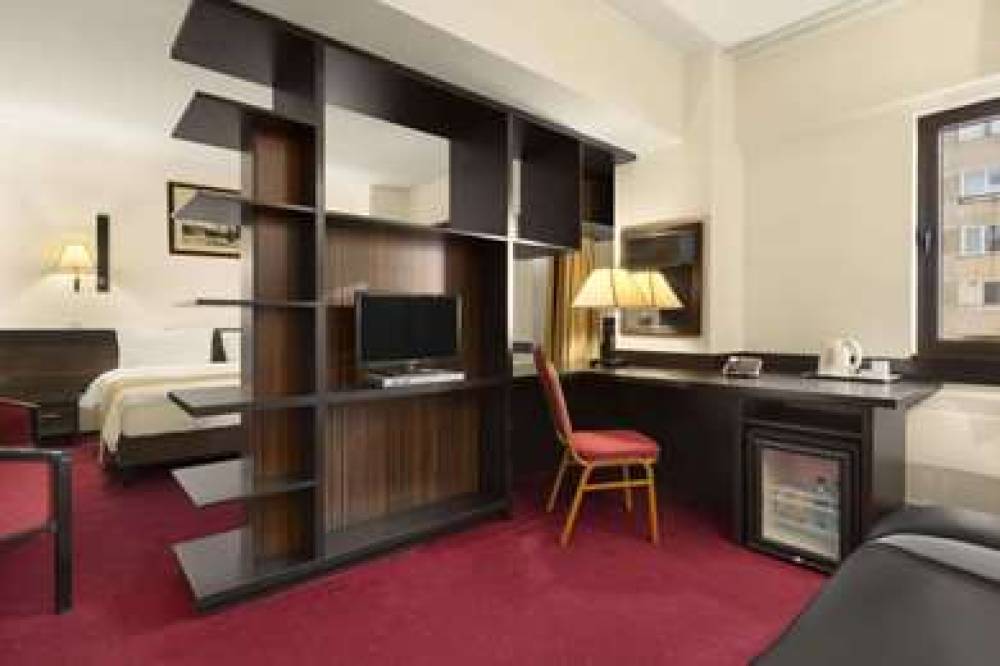 Ramada Iasi City Centre 10