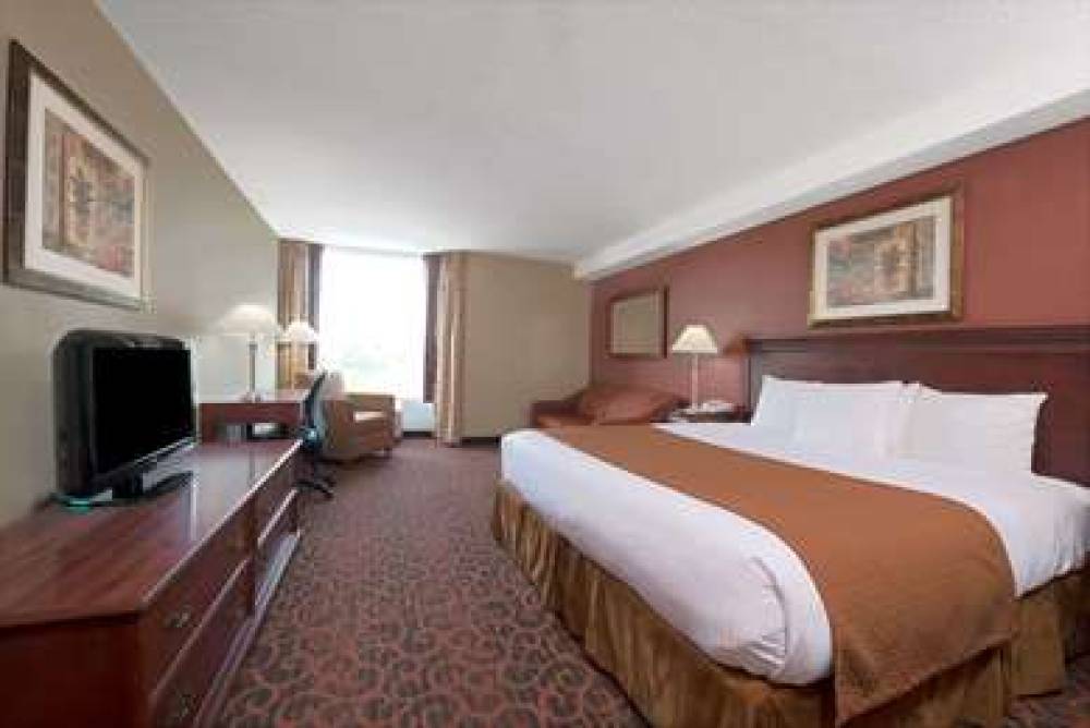 Ramada Niagara Falls/Fallsview 8