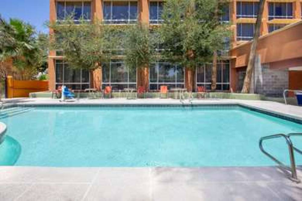 RAMADA PHOENIX MIDTOWN 10