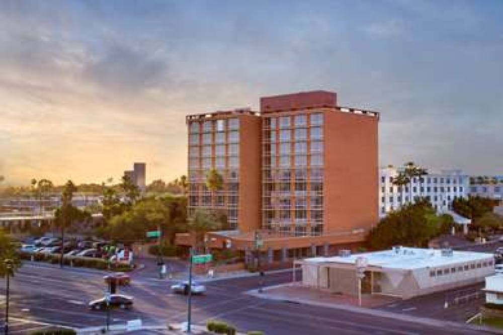 RAMADA PHOENIX MIDTOWN 2