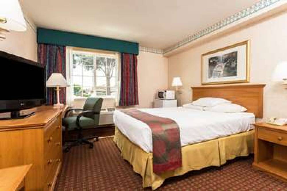 Ramada Portland 9