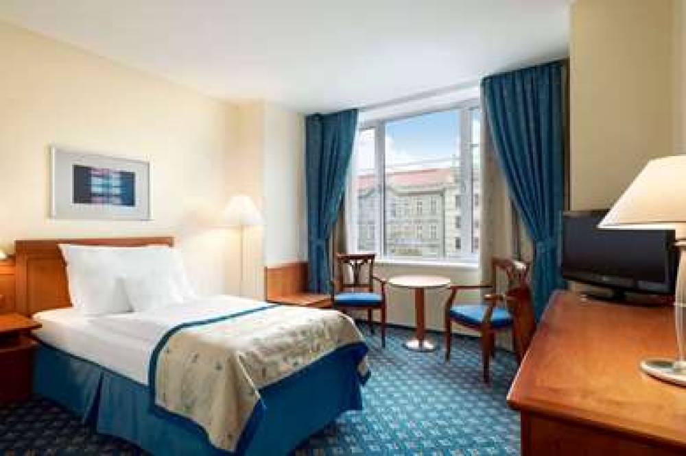 Ramada Prague City Centre 8