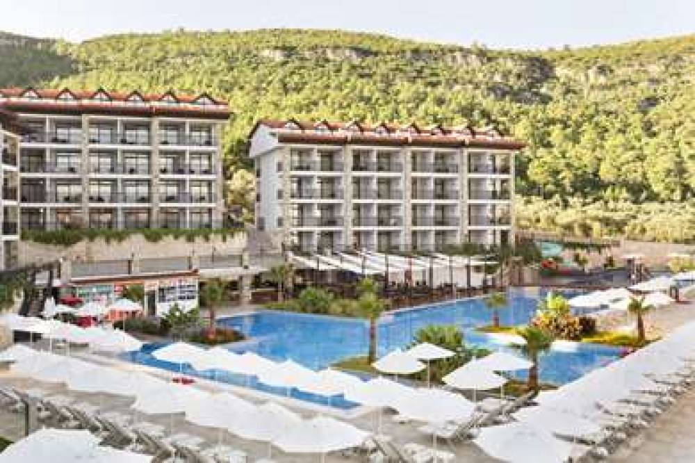 Ramada Resort Akbuk 4