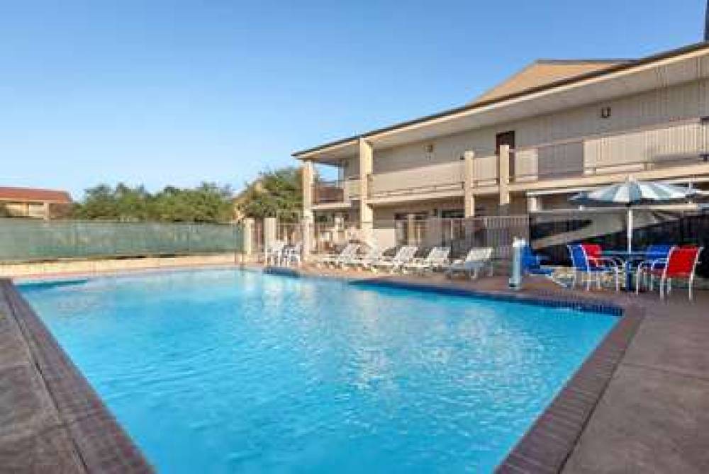 Ramada San Antonio/Near SeaWorld 6