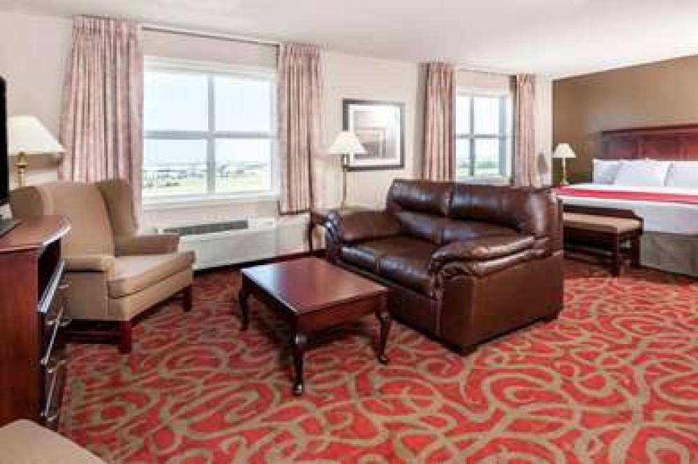 Ramada Sherwood Park 9