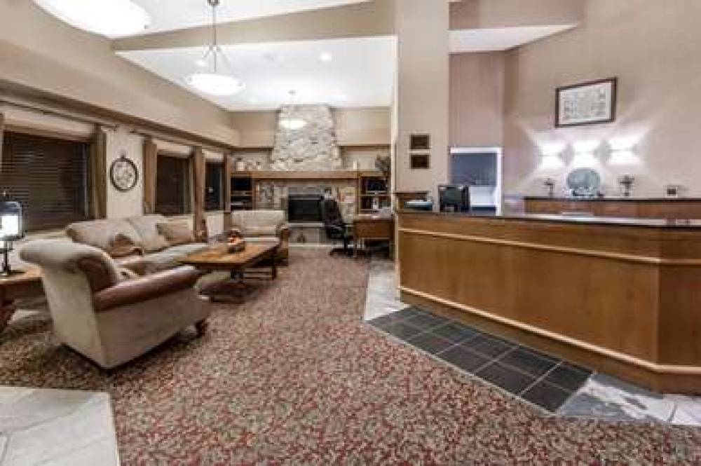 Ramada Stony Plain Hotel & Suites 2