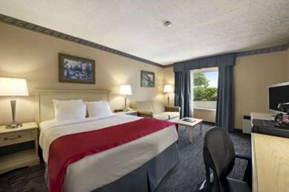 Ramada Trenton 6