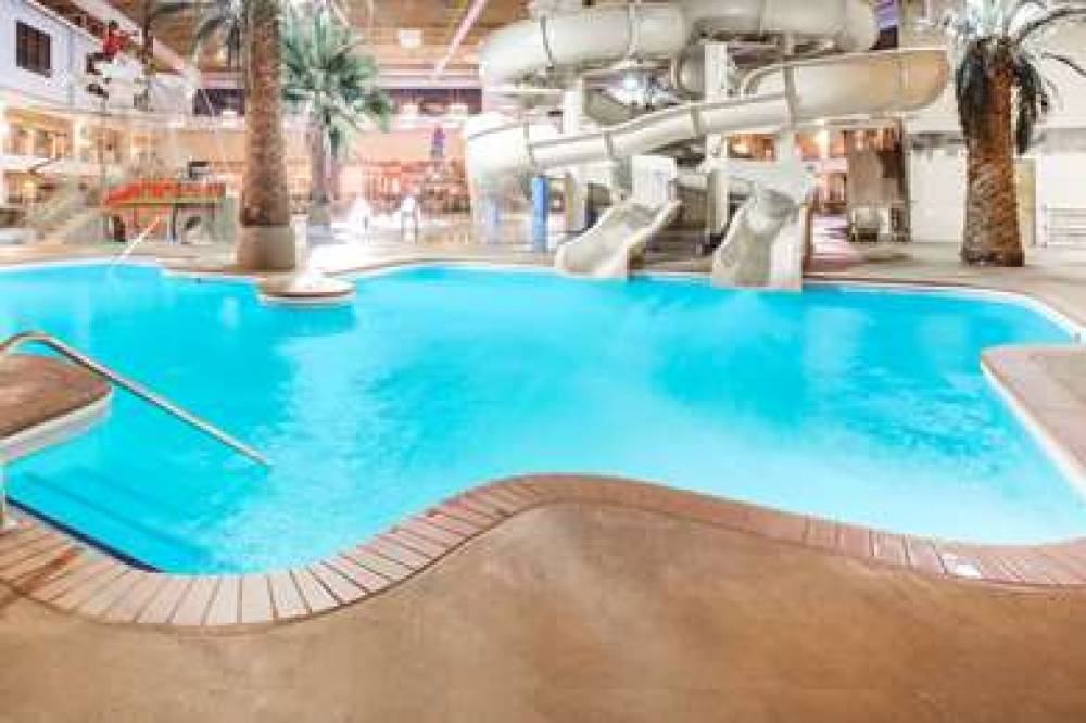 Ramada Tropics Resort / Conference Center Des Moines 5