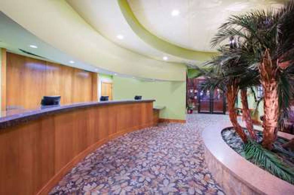 Ramada Tropics Resort / Conference Center Des Moines 3