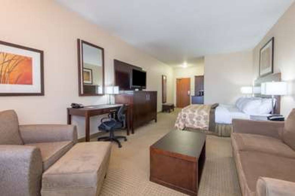 Ramada Wainwright 7