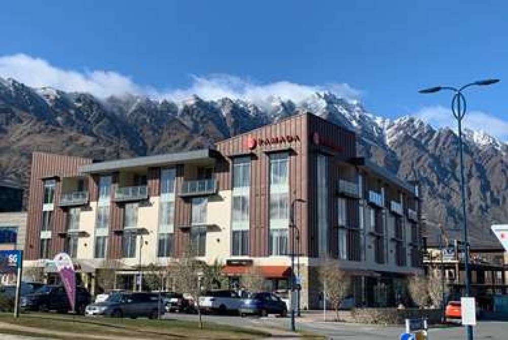 RAMADAHOTELANDSUITESQUEENSTOWN 1