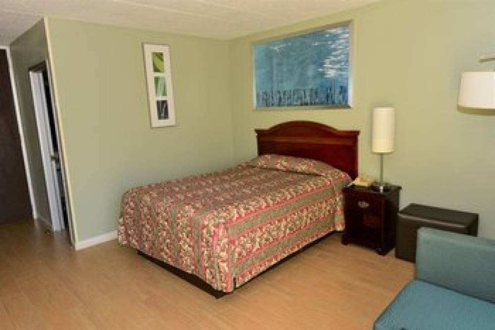 RED CARPET INN AND SUITES 10