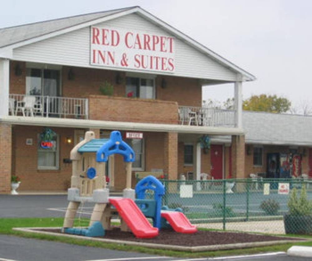 RED CARPET INN AND SUITES 3