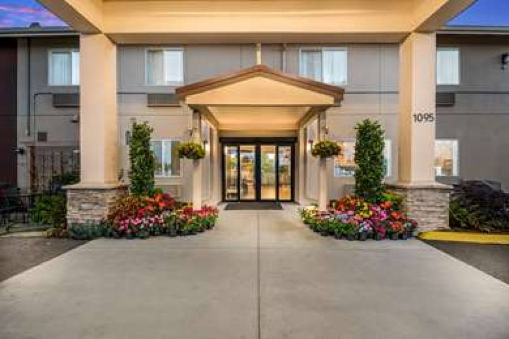 RED LION INN AND SUITES SEQUIM 4