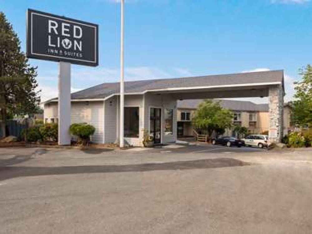 Red Lion Inn & Suites Grants P 1