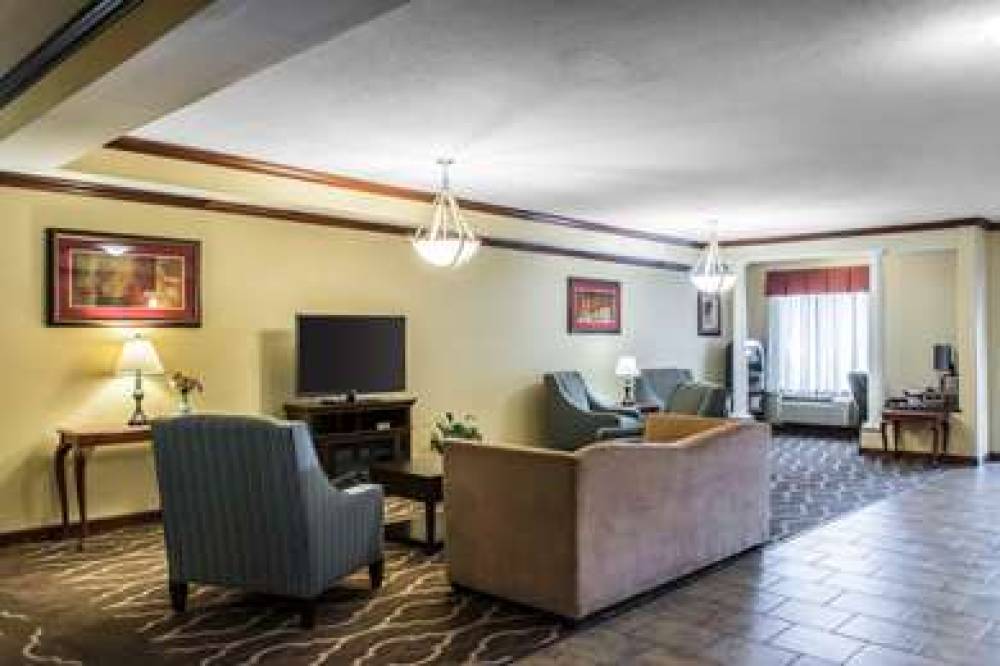 RED ROOF INN AND SUITES BLOOMSBURG 2