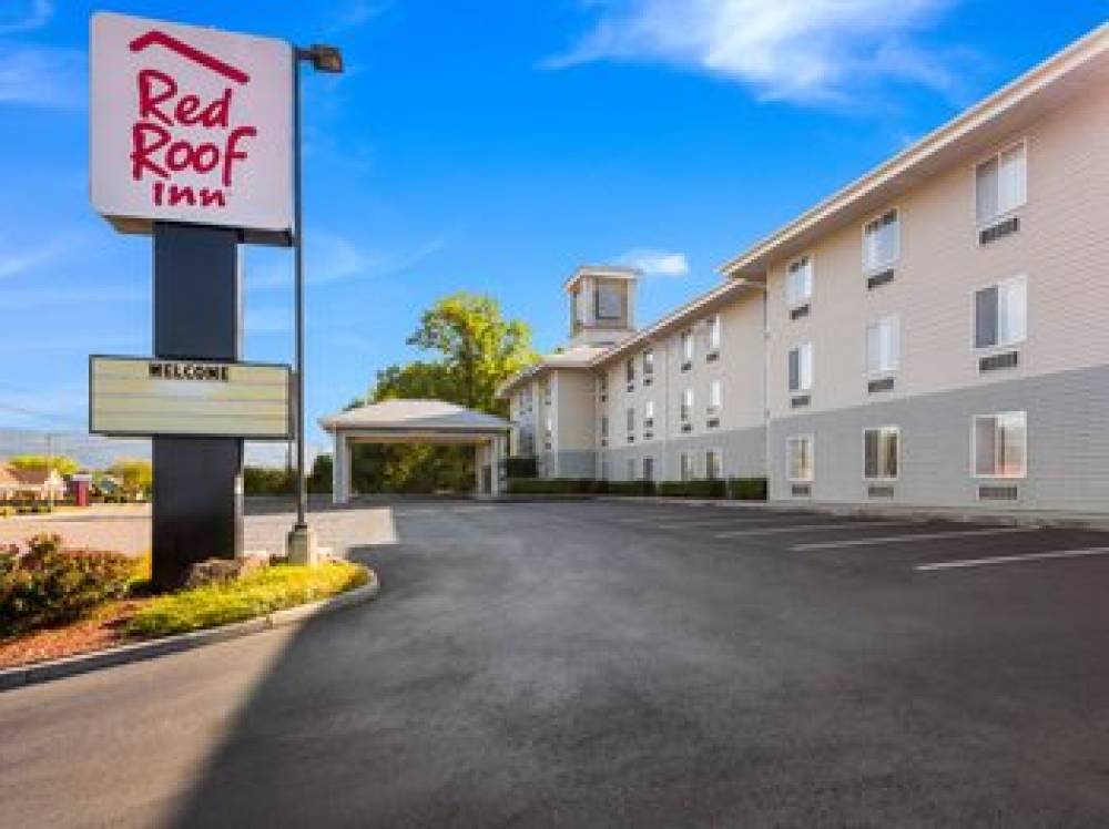 Red Roof Inn Etowah  2