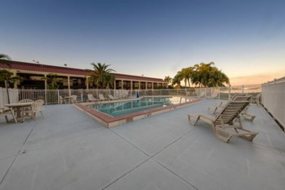 Red Roof Inn Fort Myers  4