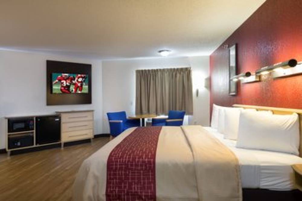 Red Roof Inn Houston - Westchase  9