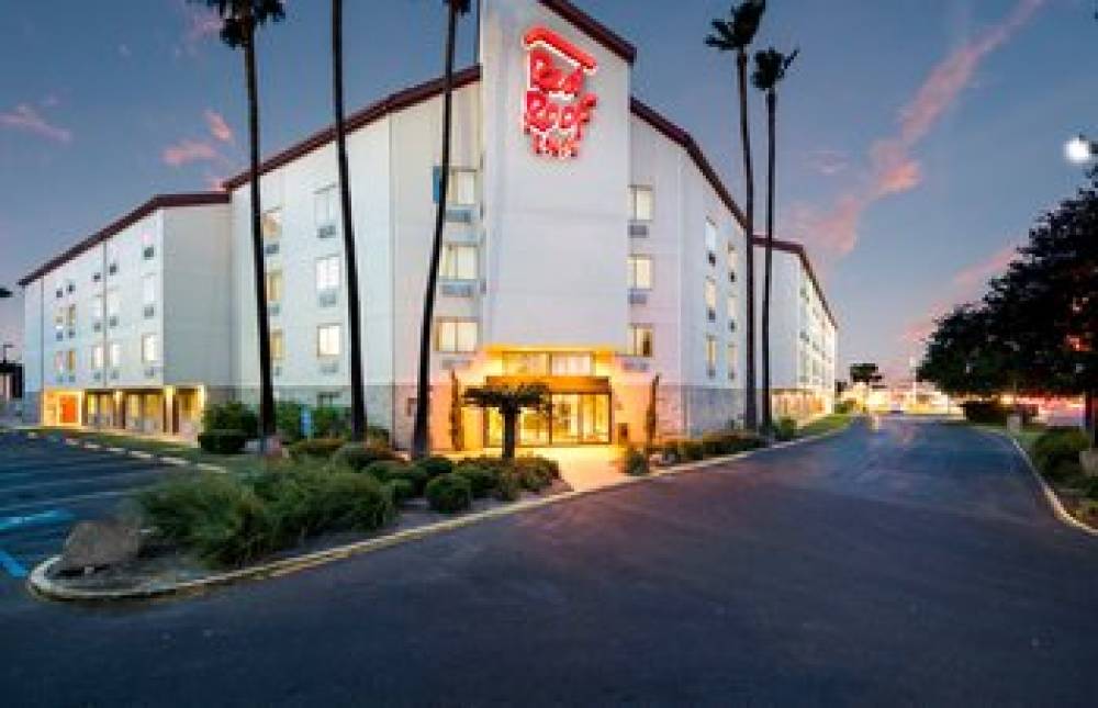 Red Roof Inn Laredo  2