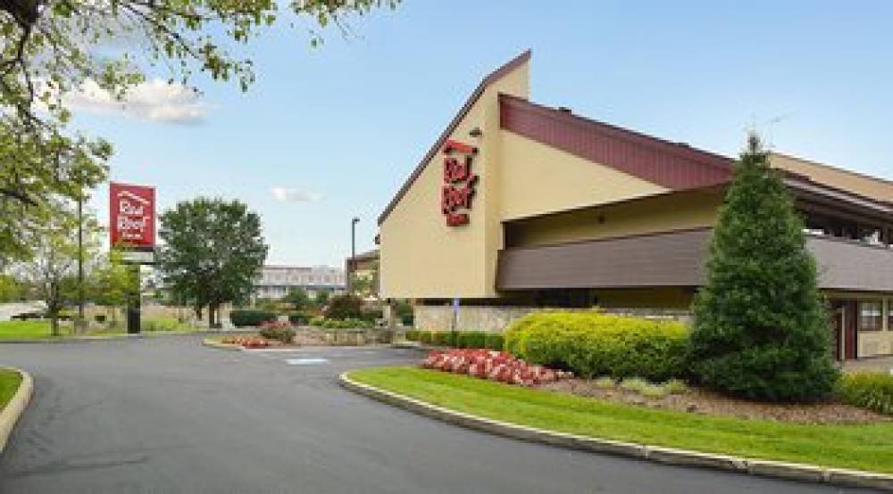 Red Roof Inn Louisville East - Hurstbourne  2