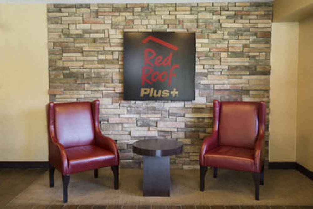 Red Roof Inn PLUS+ Chicago - Willowbrook 9