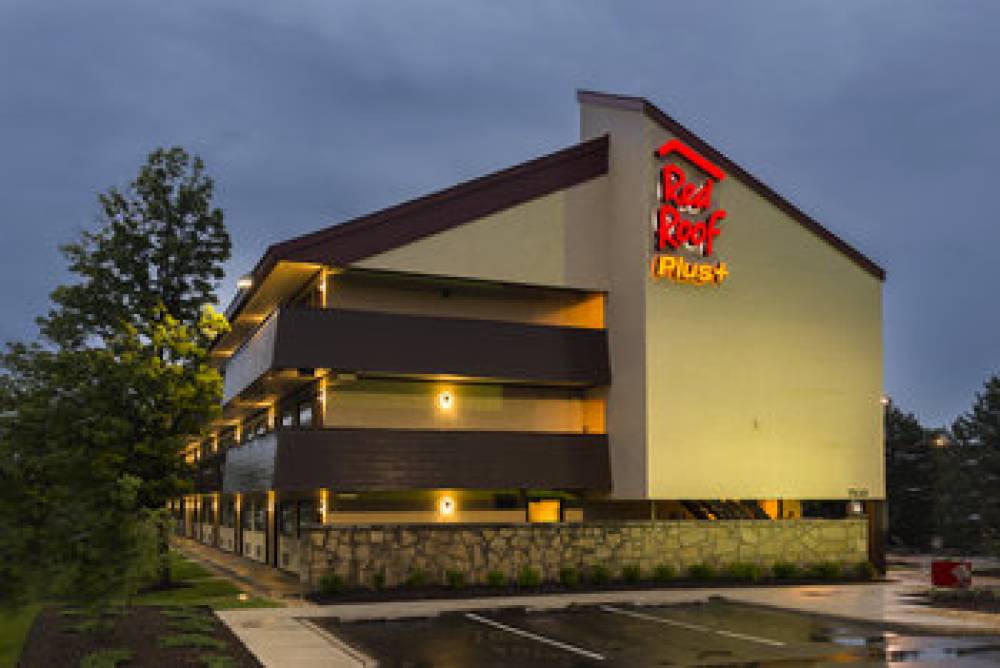 Red Roof Inn PLUS+ Chicago - Willowbrook 6