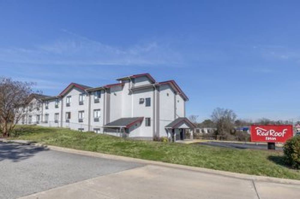 RED ROOF INN SUFFOLK 1