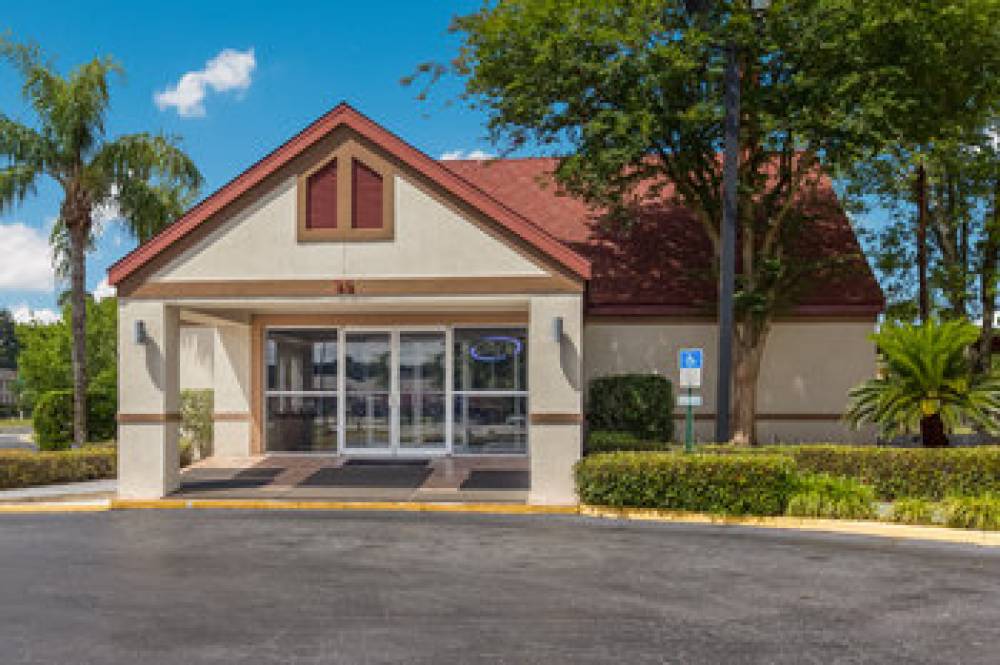 Red Roof Inn & Suites Brunswick I-95  2