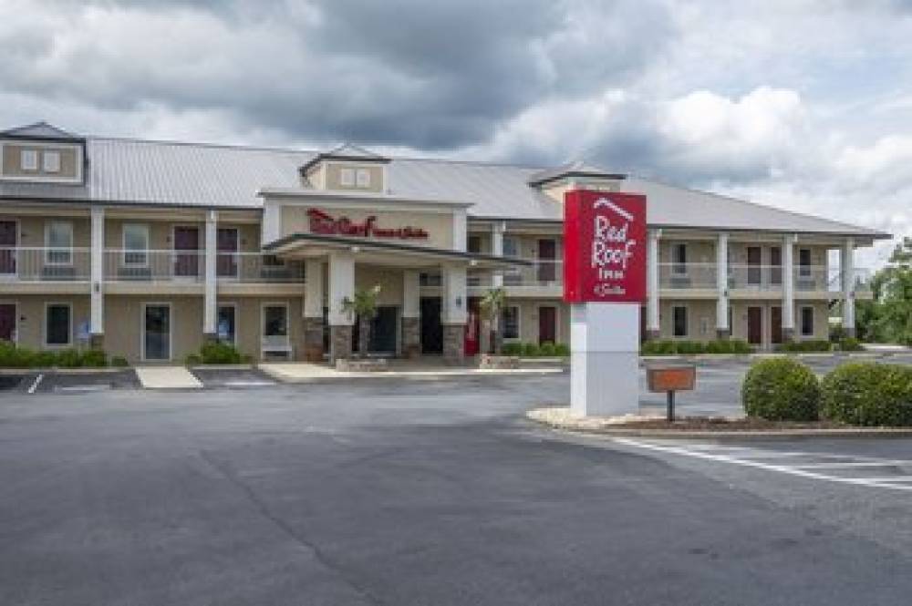 RED ROOF INN & SUITES CALHOUN 1