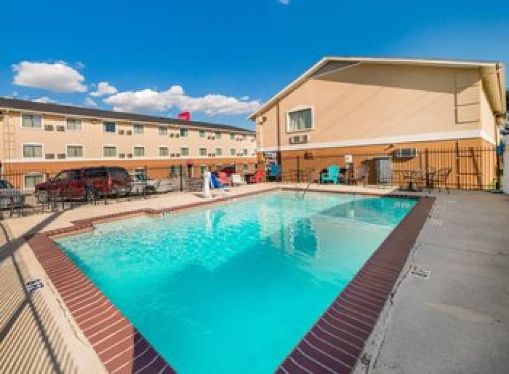 RED ROOF INN & SUITES DENTON 4