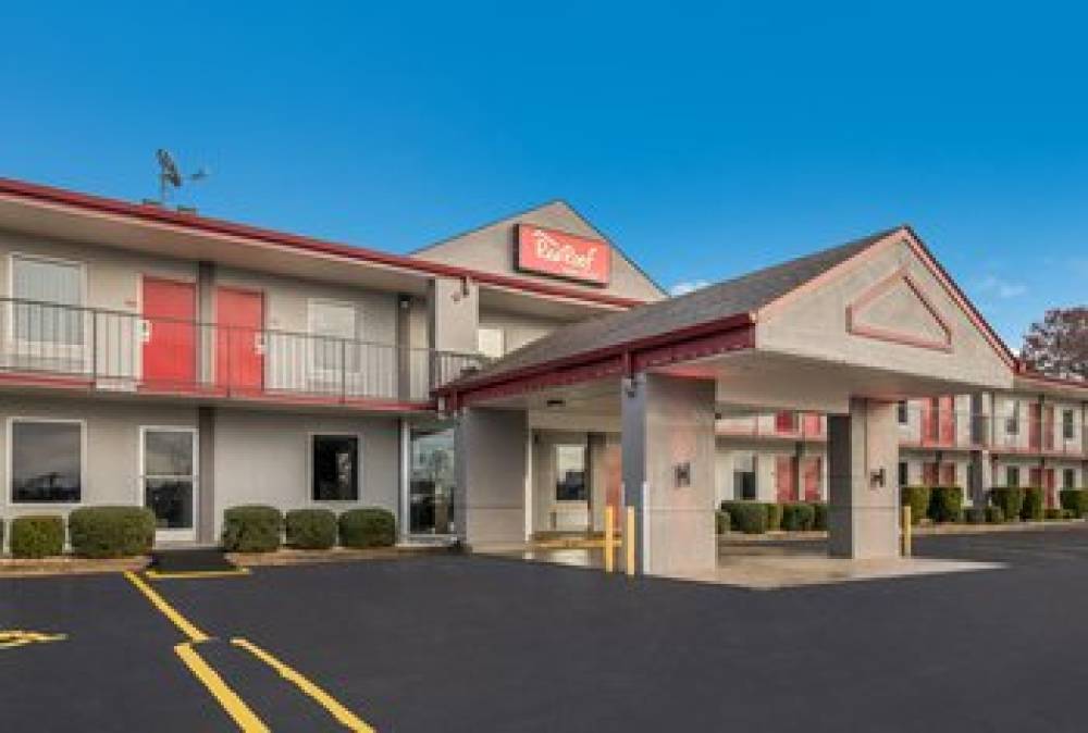 Red Roof Inn & Suites Jackson 1