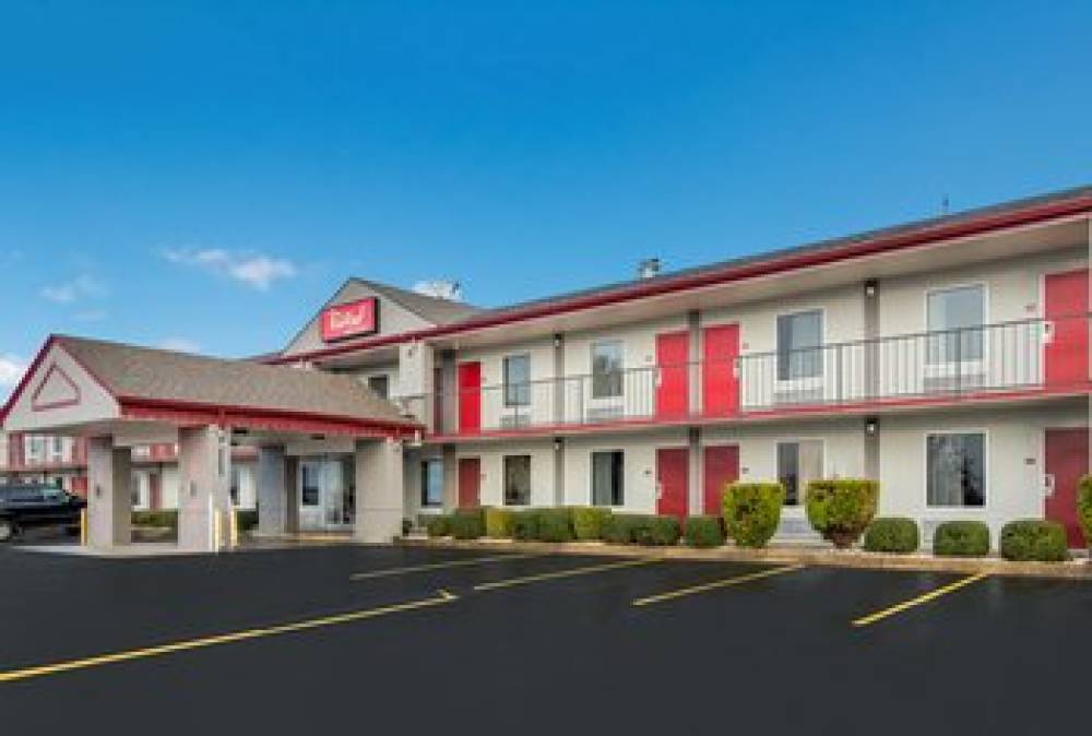 Red Roof Inn & Suites Jackson 3