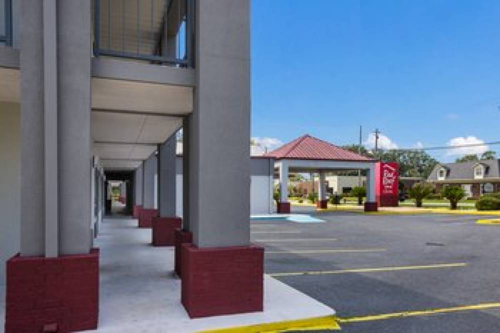 Red Roof Inn & Suites Statesboro 7