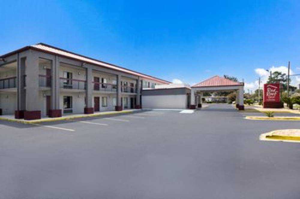 Red Roof Inn & Suites Statesboro 4