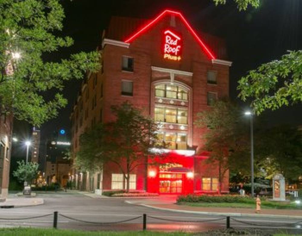 Red Roof PLUS+ Columbus Downtown-Convention Center 7