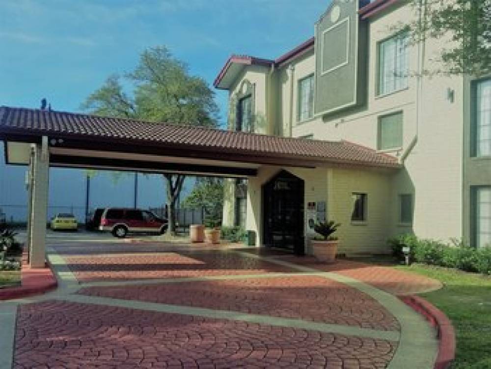 RED ROOF SUITES HOUSTON-HOBBY AIRPO 3