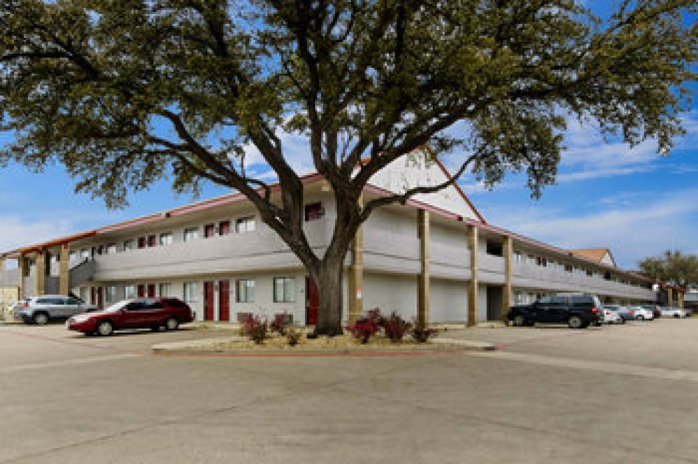 RED ROOF SUITES IRVING-DFW AIRPORT 4