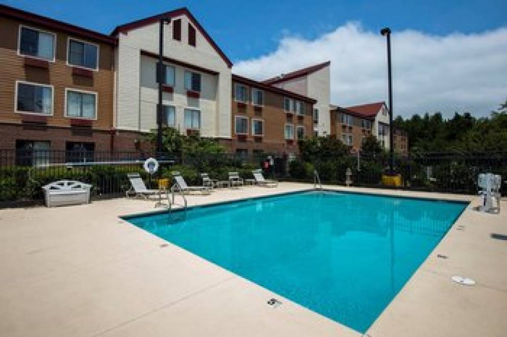 RED ROOF SUITES SAVANNAH AIRPORT 6