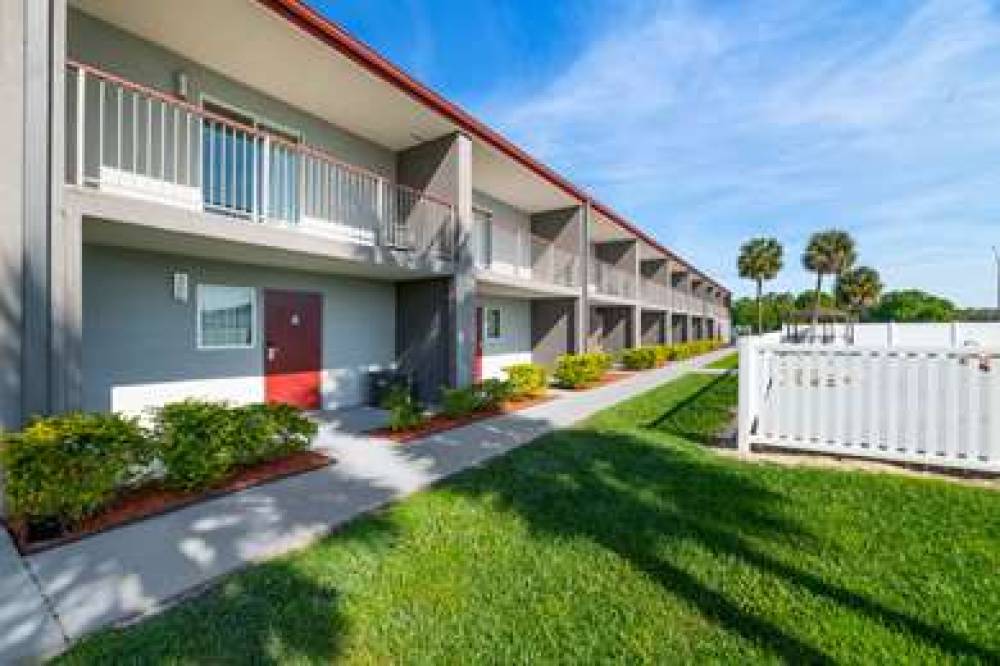 RED ROOF SUITES WILDWOOD, FL 2